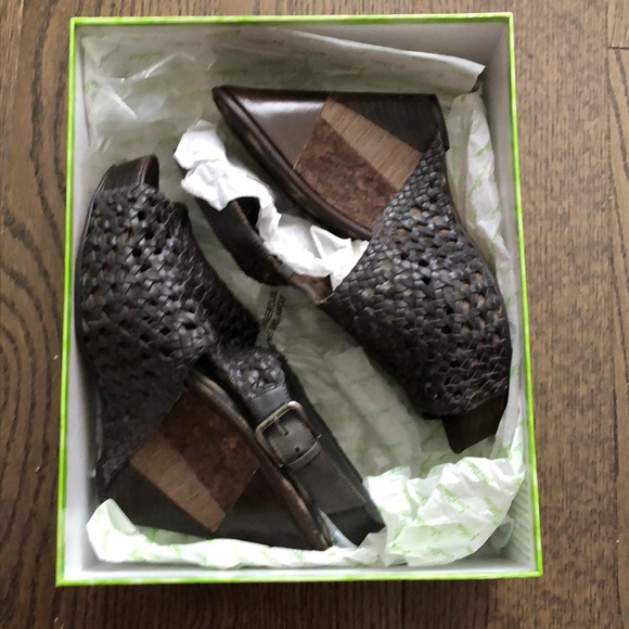 Sam Edelman Wedge Platform Sandals - Picture 2 of 8